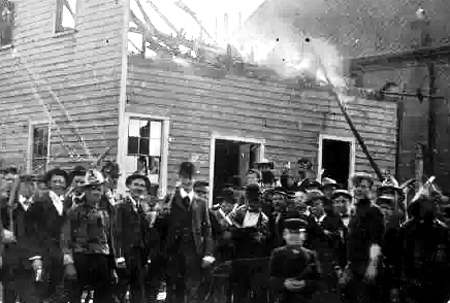 Trophy photo of the burning down of a black-owned newspaper in Wilmington in the massacre of 1898. - Webmaster 
